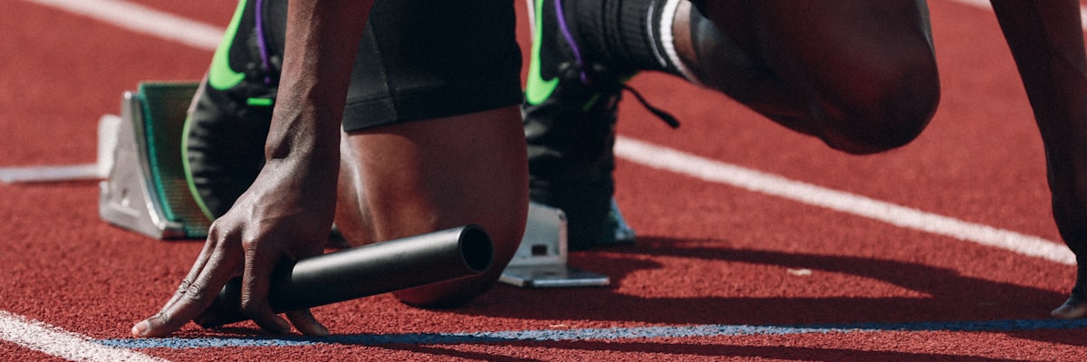 用户使用九游会平台在多种设备上享受体育数据分析服务